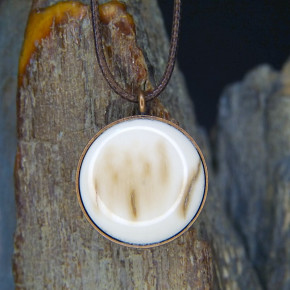 Kupferanhänger mit Mammut-Rinde