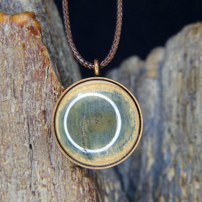 Kupferanhänger mit Mammut in seltener Grünfärbung