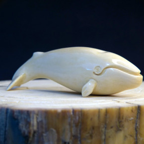 Wal aus cremigem Mammut-Elfenbein