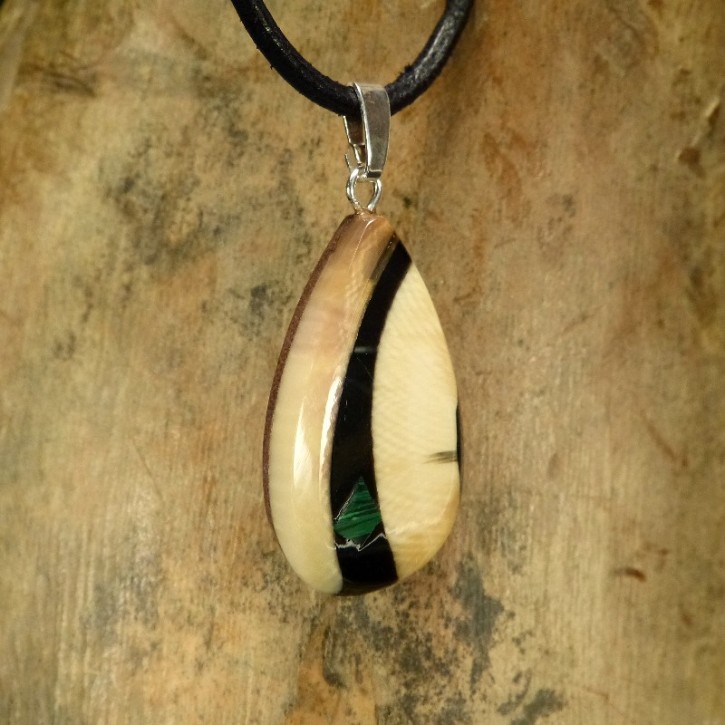 kleiner Tropfenanhänger mit Malachit