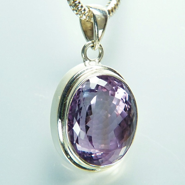 fein facettierter Amethyst in Silber 925/-