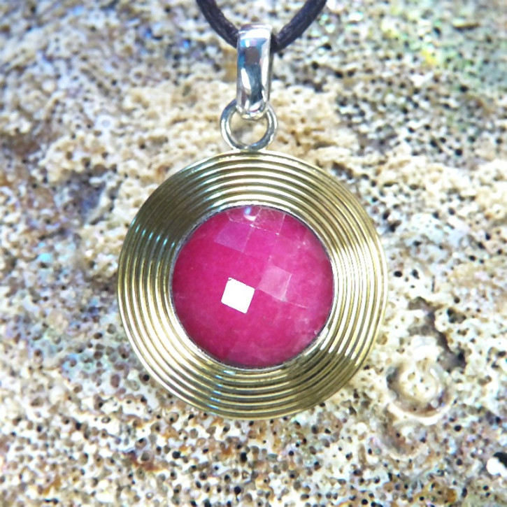 Silberanhänger mit Rubin