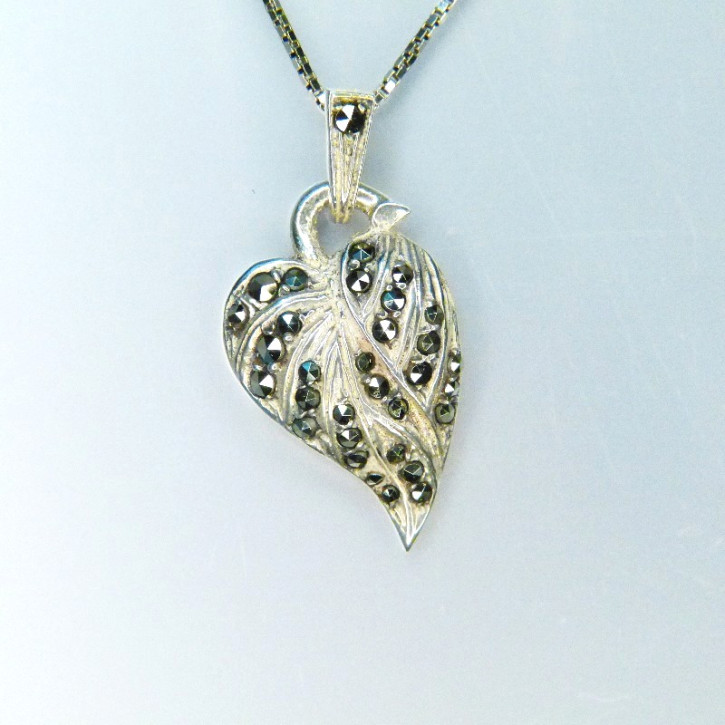 Herzanhänger mit Markasit