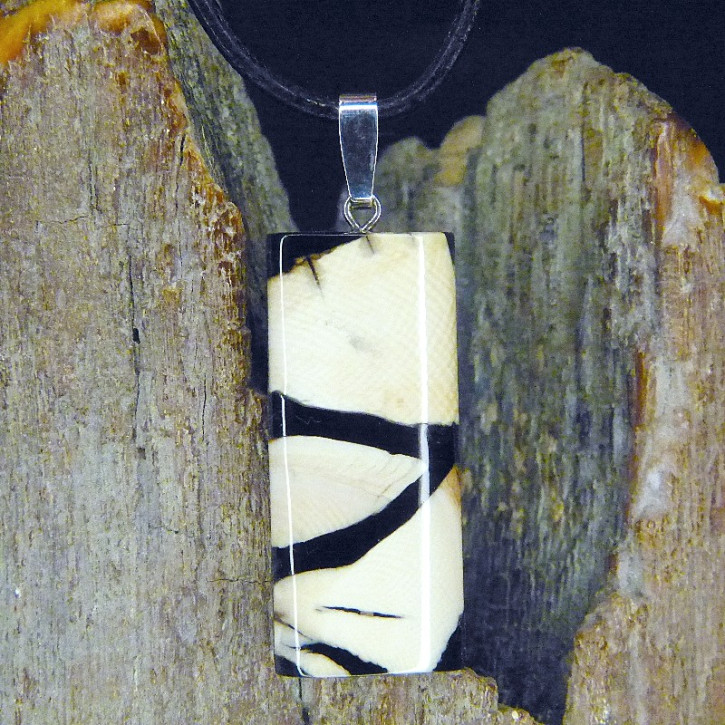 Mammut-Anhänger stark gemasert