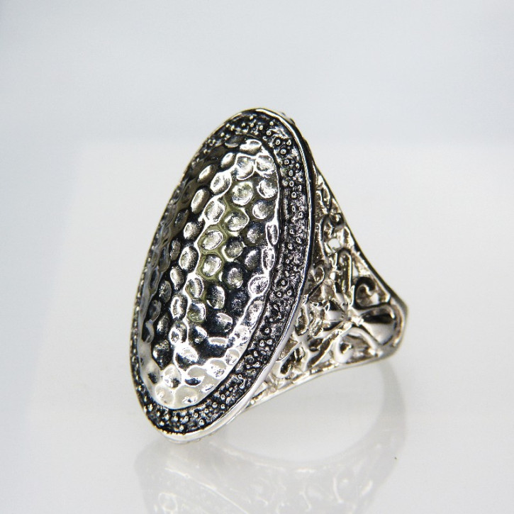 Edelstahlring mit gehämmerter Oberfläche Größe 61 (Ø ca. 19,4 mm)