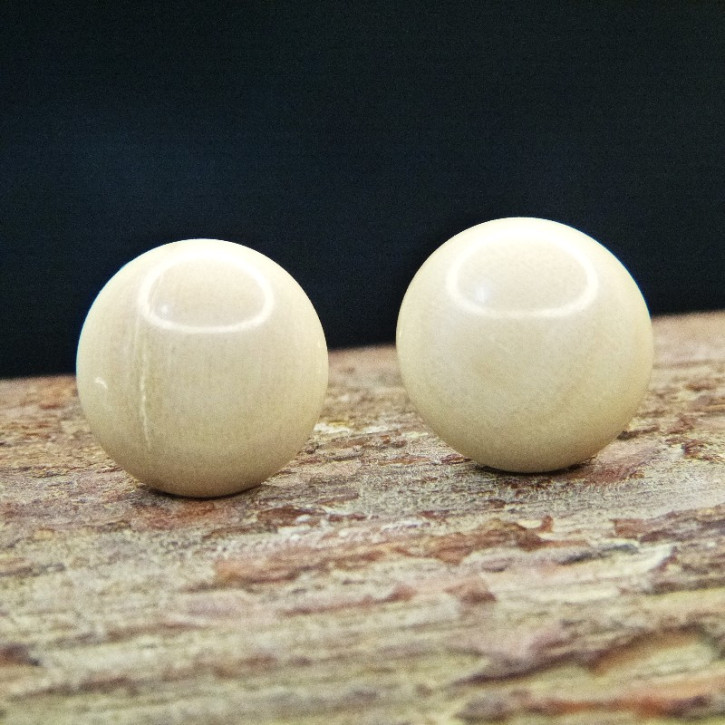 Bouton-Ohrstecker aus cremigem Mammut ca. 14mm