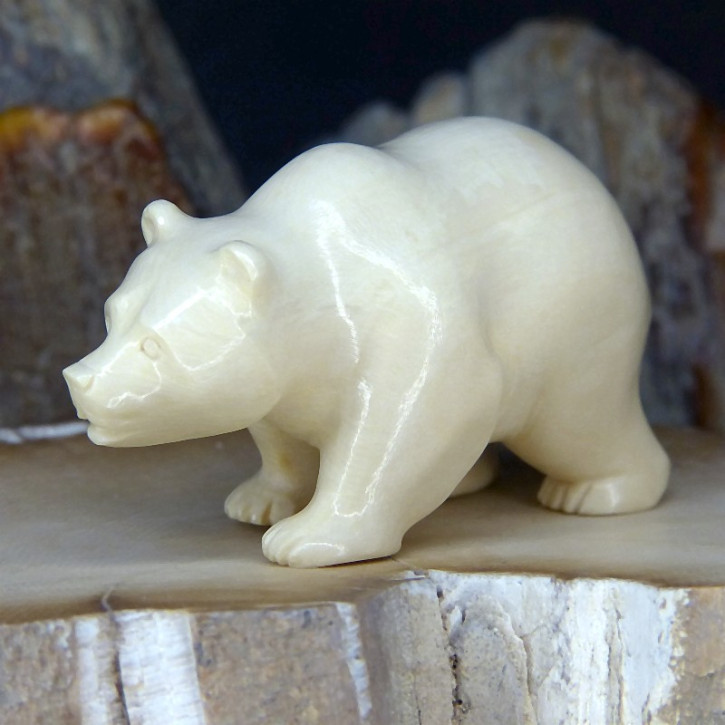 Bär aus cremigem Mammut