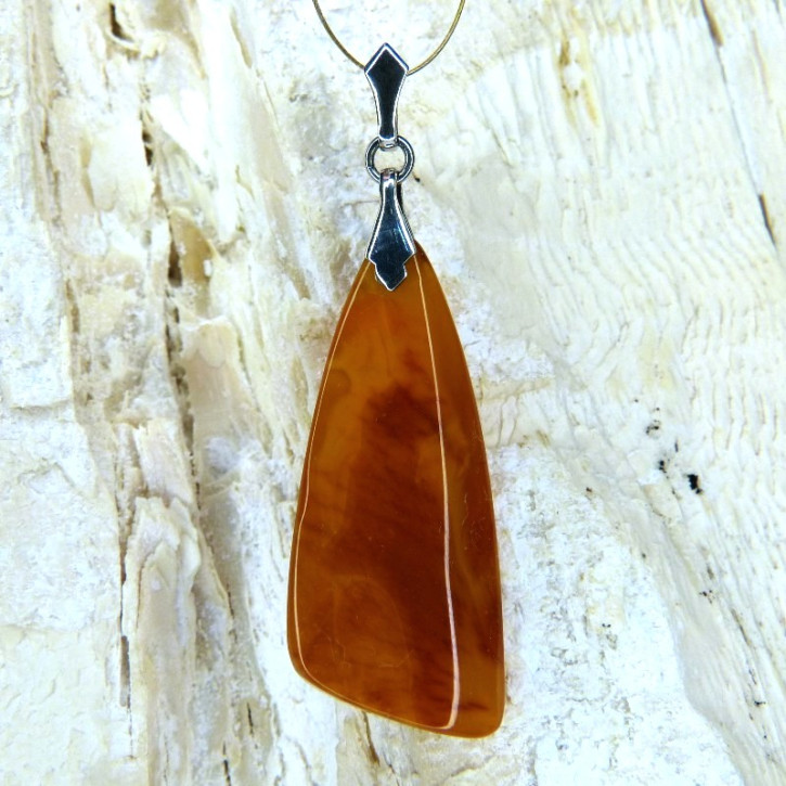 Bernstein-Anhänger dunkel gewolkt