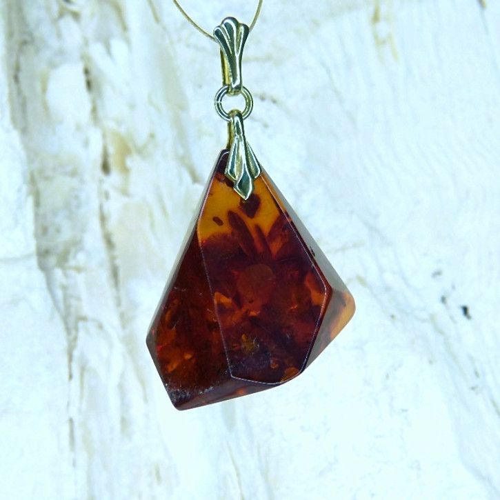 kantiger Bernstein-Anhängere dunkel