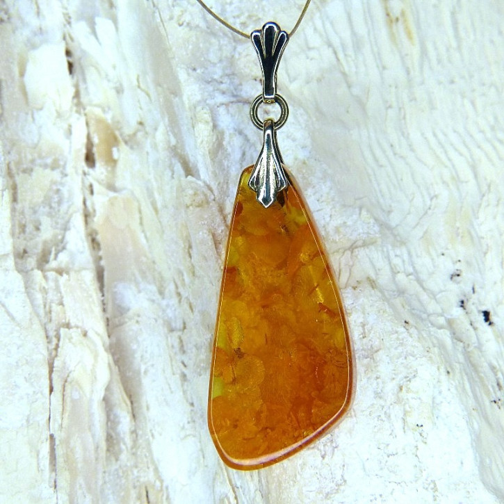 Bernstein-Anhänger cognacfarben