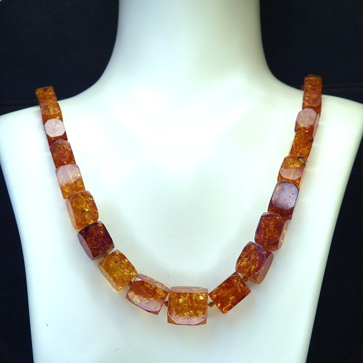 tolle auffällige Quaderkette ca. 77cm