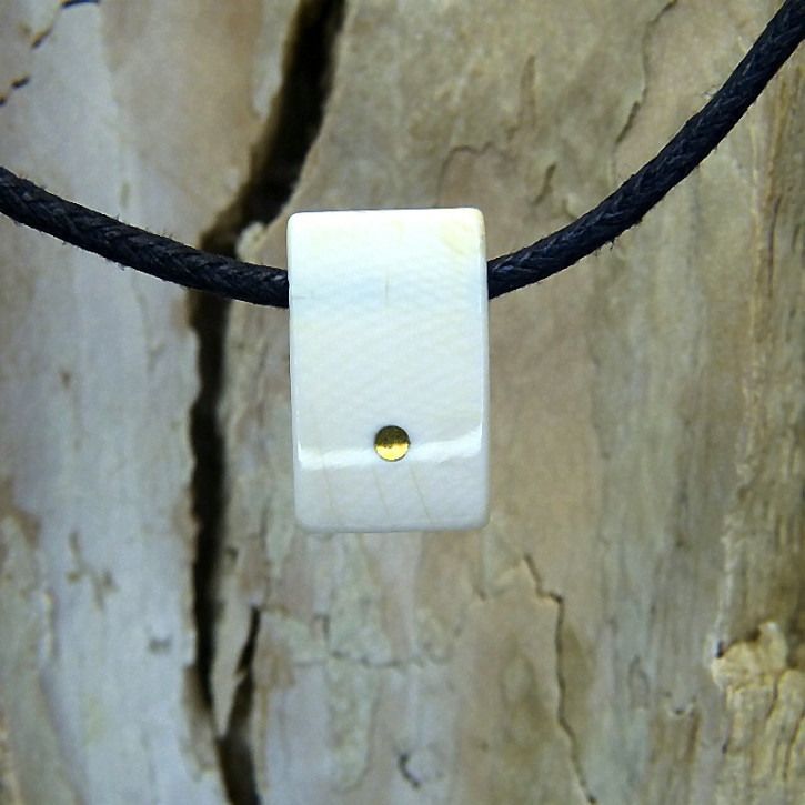 Mammut-Anhänger mit poliertem Messing