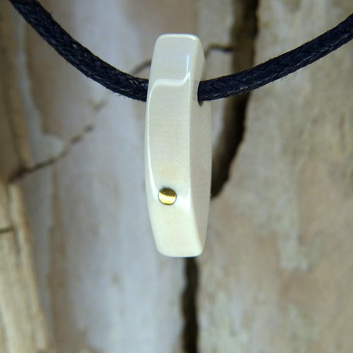 Mammut-Anhänger mit poliertem Messing