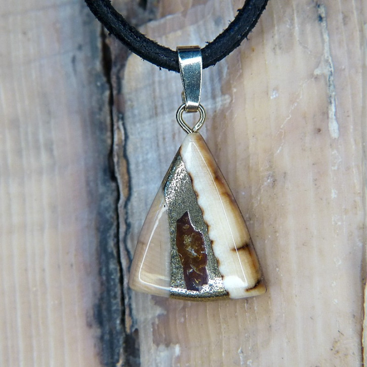 kleiner Mammut-Anhänger mit Bernstein