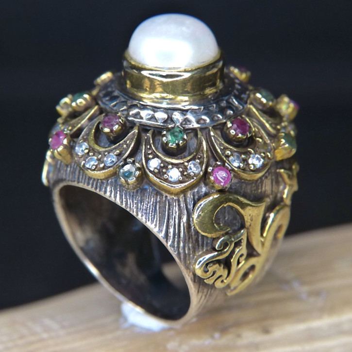 pompöser Silberring mit Perle, Smaragd und Rubin W19,1