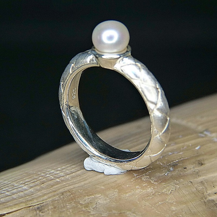 Silberring mit Perle Marke "Alraune" W17,2
