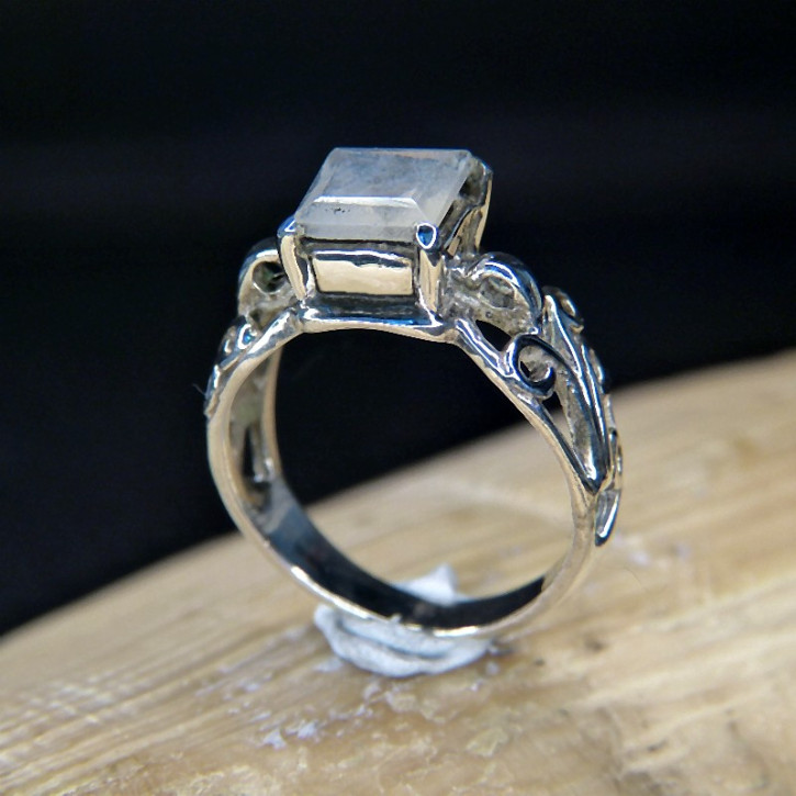 Silberring mit Mondstein W18