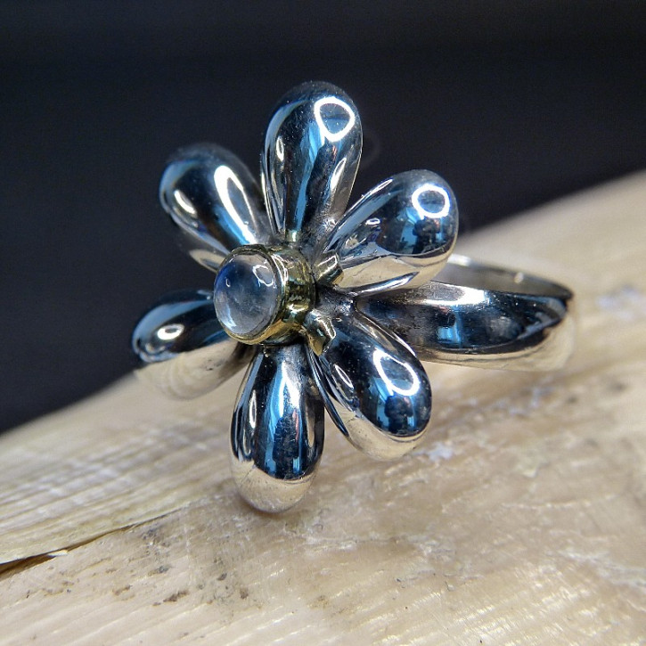 Silberring "Blume'" mit Stein oder Perle Größe 56 (Ø ca. 17,8 mm) / Mondstein