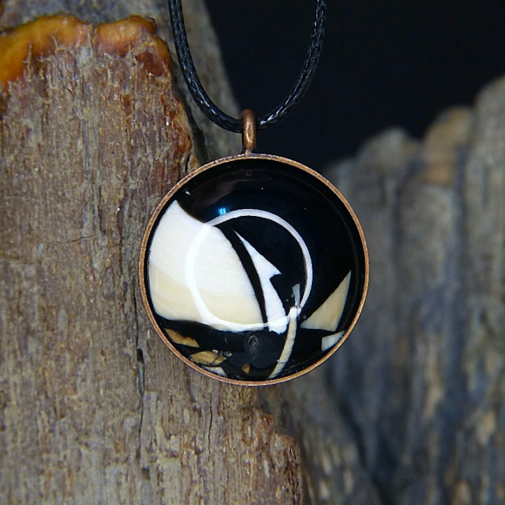 Kupferanhänger mit Mammut-Mosaik