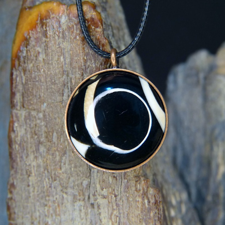 Kupferanhänger mit Mammut-Mosaik