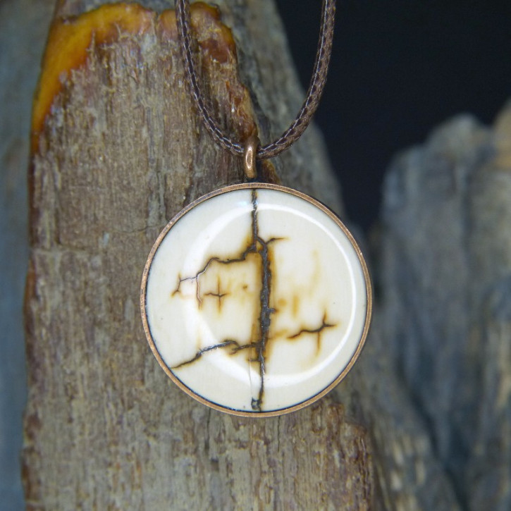 Kupferanhänger mit Mammut-Rinde