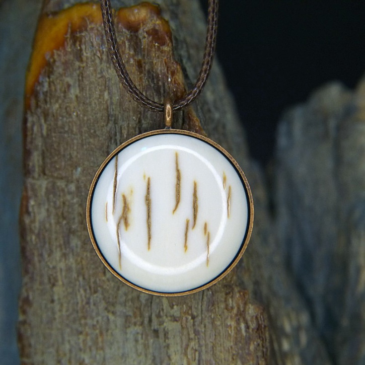 Kupferanhänger mit Mammut-Rinde