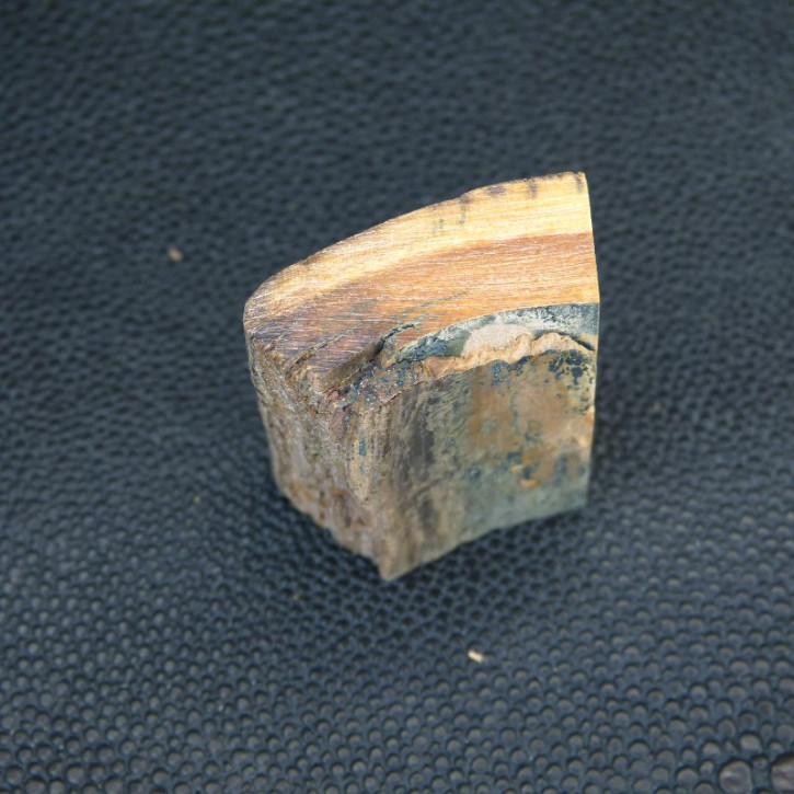 braunes Mammut-Rindenstück caa. 35 x 28 x 10 - 15mm