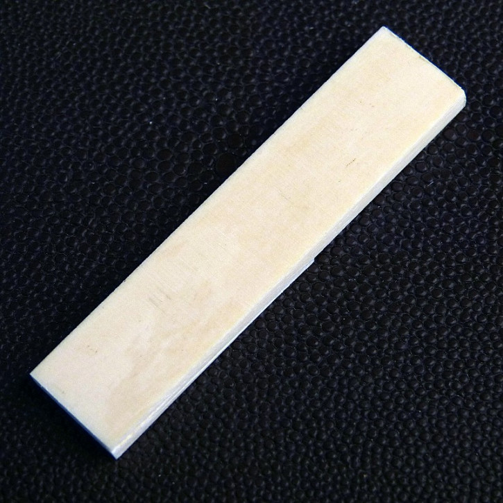 Mammut-Platte mit Riss ca.65 x 14,4 x 4mm