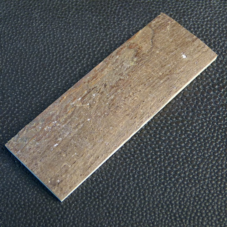 Mammutplatte mit Rinde ca.69 x 25 x 4mm