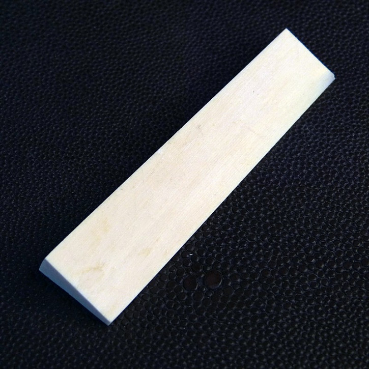 Mammut-Dreieck ca. 77 x 18 - 16 x 10 -1mm
