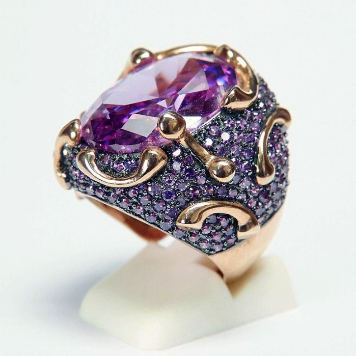 pompöser Silberring mit Rosèvergoldung und Zirkonia W55 bis 62