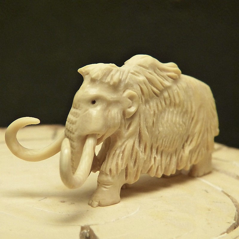 Mammut-Figur aus hellem Mammut-Elfenbein-5872/8