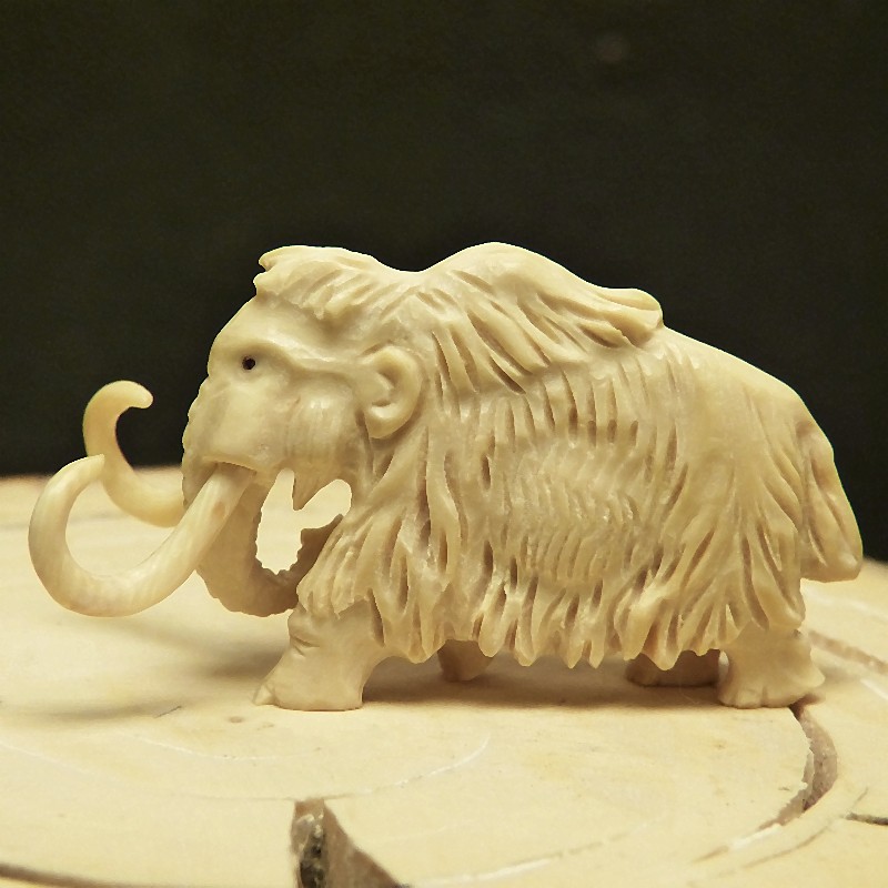 Mammut-Figur aus hellem Mammut-Elfenbein-5872/8
