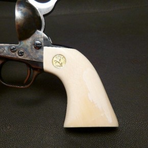 Griffschalen für Pistolen und Revolver