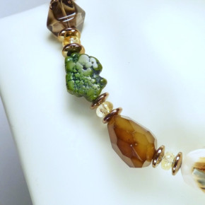 Collier mit Mammut und Halbedelsteinen