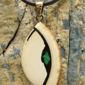 Mammut-Anhänger mit antiker Bronzeöse