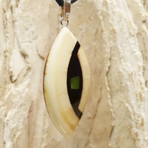 kleiner Navetteanhänger mit Jade