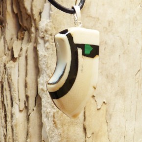 asymetrischer Mammut-Anhänger mit Malachit