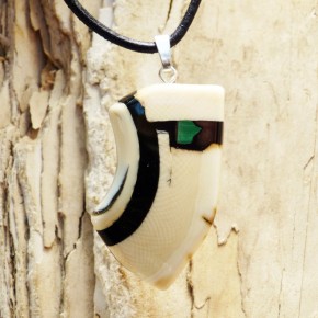 asymetrischer Mammut-Anhänger mit Malachit