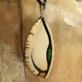 Mammut-Anhänger schön gemasert mit Malachit