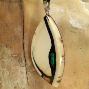 Mammut-Anhänger schön gemasert mit Malachit