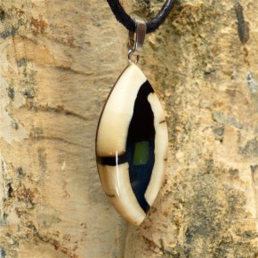 kleiner Navetteanhänger mit Jade