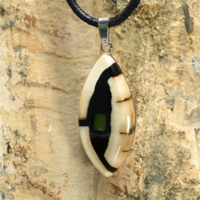 kleiner Navetteanhänger mit Jade