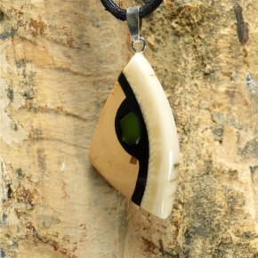 Mammut-Anhänger mit Jade