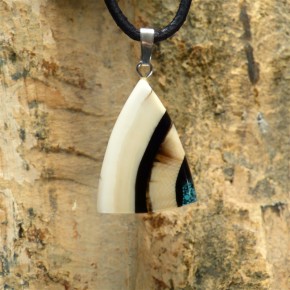 heller Mammut-Anhänger mit Türkis