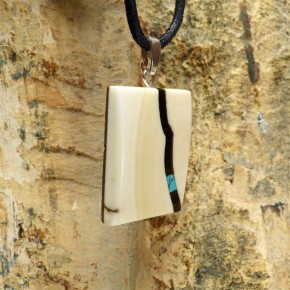 kantiger Mammut-Anhänger hell mit Türkis