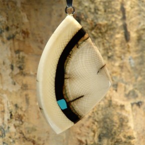 Mammut-Anhänger mit toller Maserung