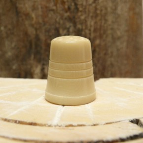 Fingerhut aus Tagua-Nuss