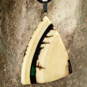 Mammut-Anhänger mit schöner Struktur