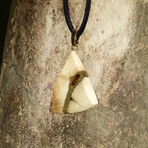 Mammut-Anhänger mit Bernstein